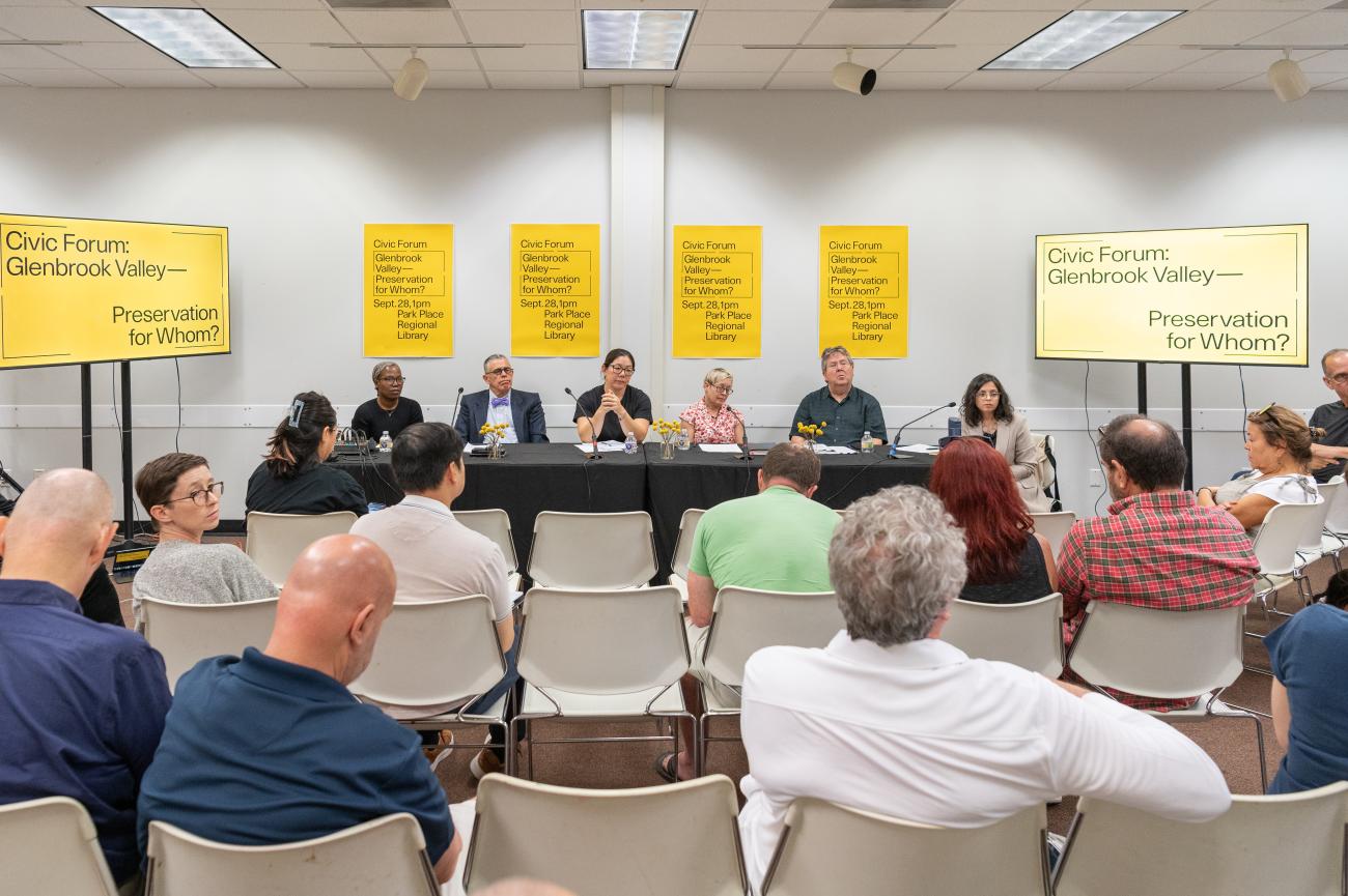 wide shot of the panelists